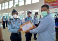 Gagalkan Penyelundupan Narkoba, Delapan Petugas Lapas Kota Agung Dapat Penghargaan