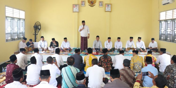 Bupati Musa Ahmad Menyapa Masyarakat Kecamatan Seputih Agung Dalam Acara Jum’at Mahabbah