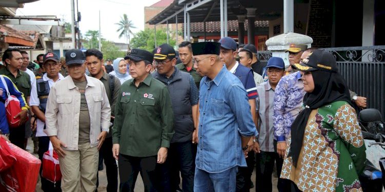 Gubernur Lampung Tinjau Lokasi Banjir di Bandar Lampung, Salurkan Bantuan untuk Korban